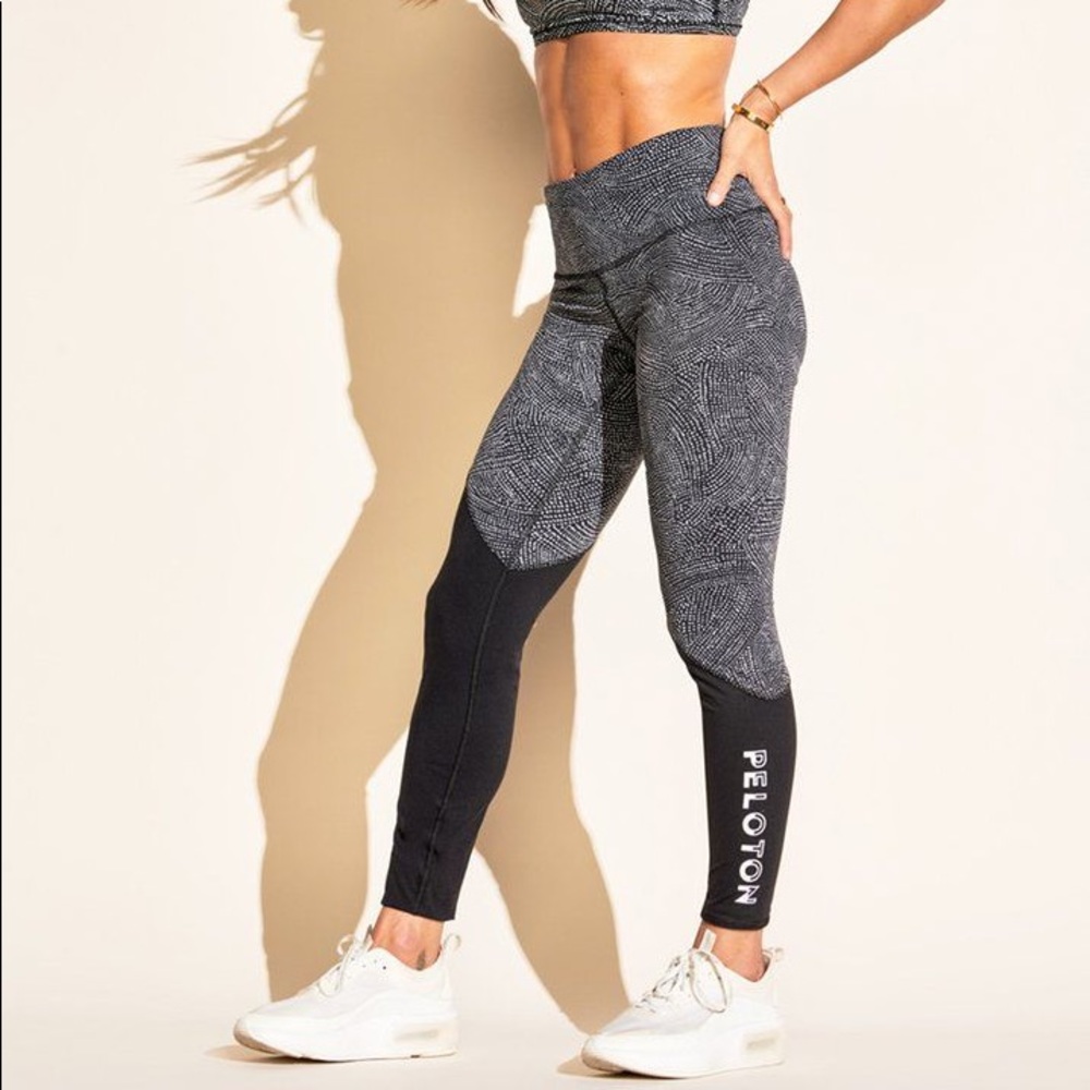 PELOTON//LULULEMON Wunder Under Colorblock